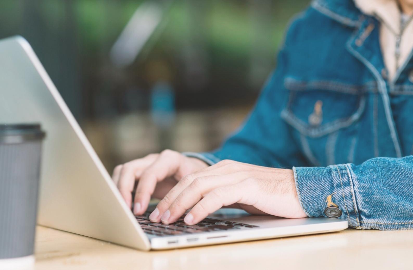 Live-Webinar-Session mit Teilnehmern beim interaktiven Lernen